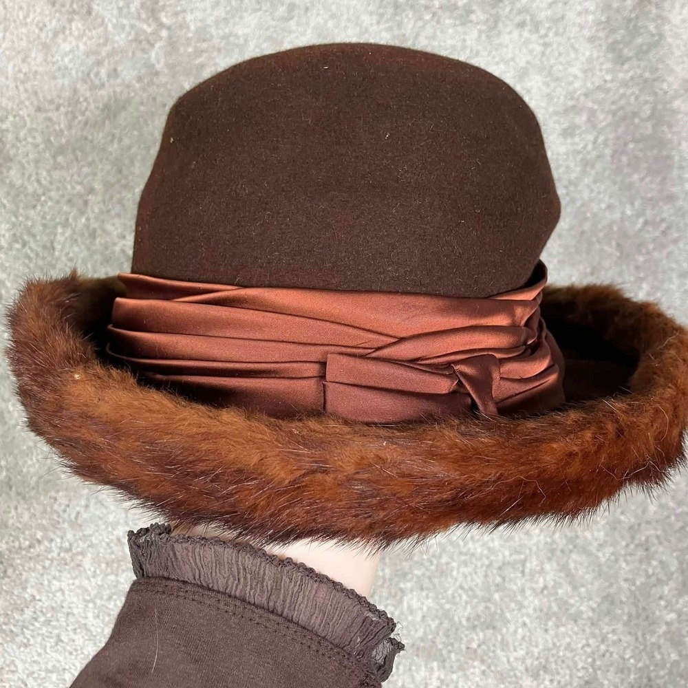 Vintage 60s Cloche Hat Women Brown Fur Trim Satin Band Wool Felt
